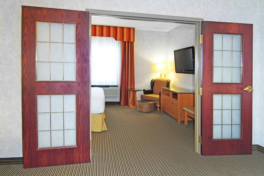 Holiday Inn Express Calgary South By Ihg Exterior foto