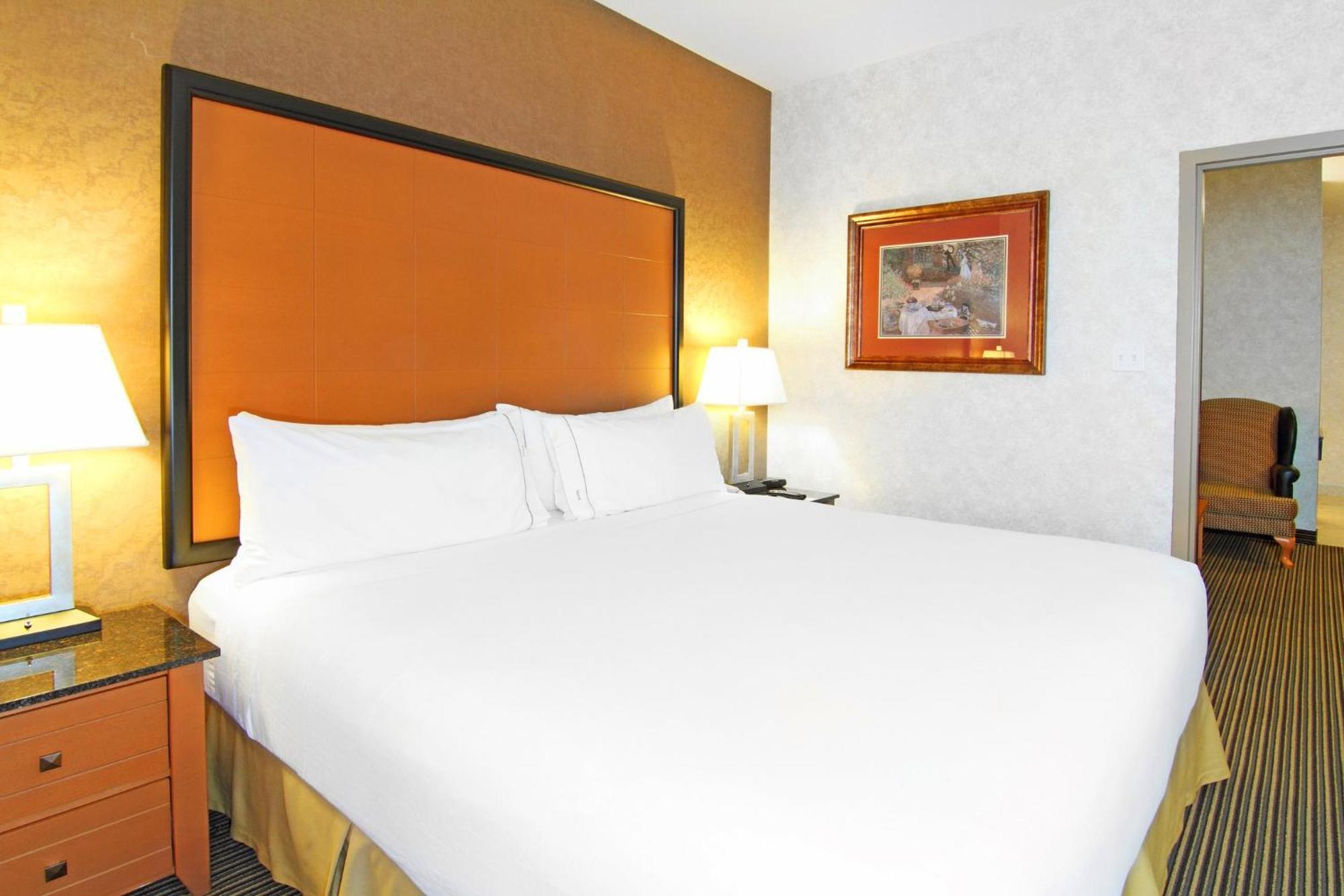 Holiday Inn Express Calgary South By Ihg Exterior foto