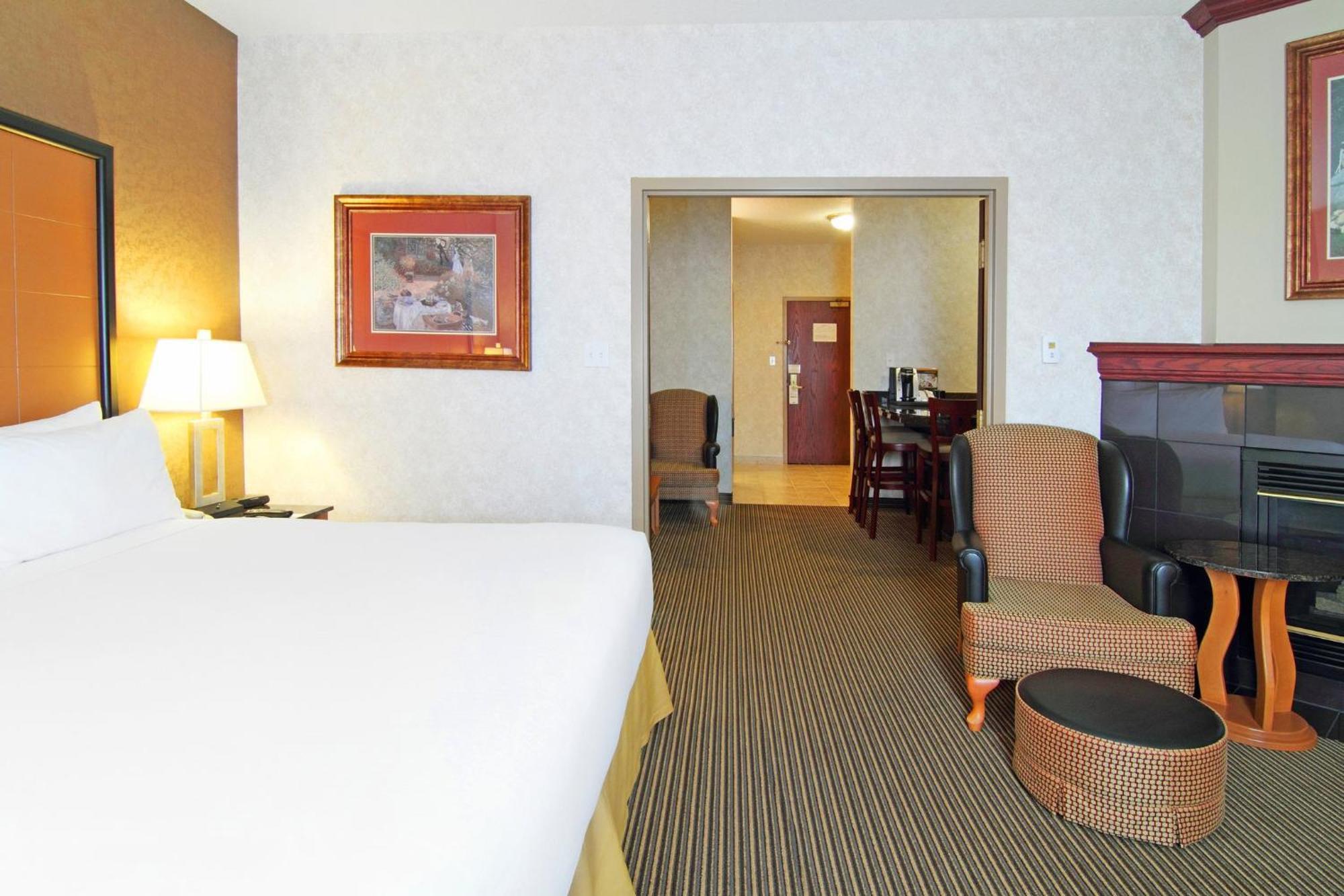 Holiday Inn Express Calgary South By Ihg Exterior foto