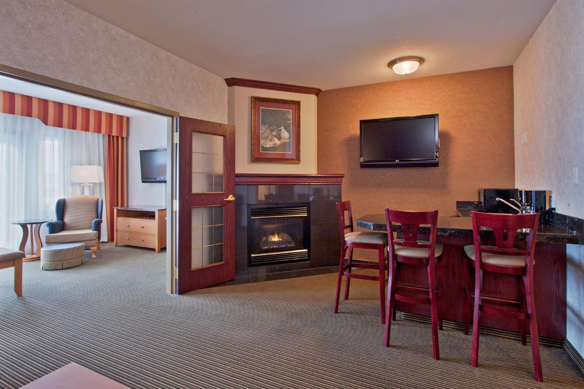 Holiday Inn Express Calgary South By Ihg Exterior foto