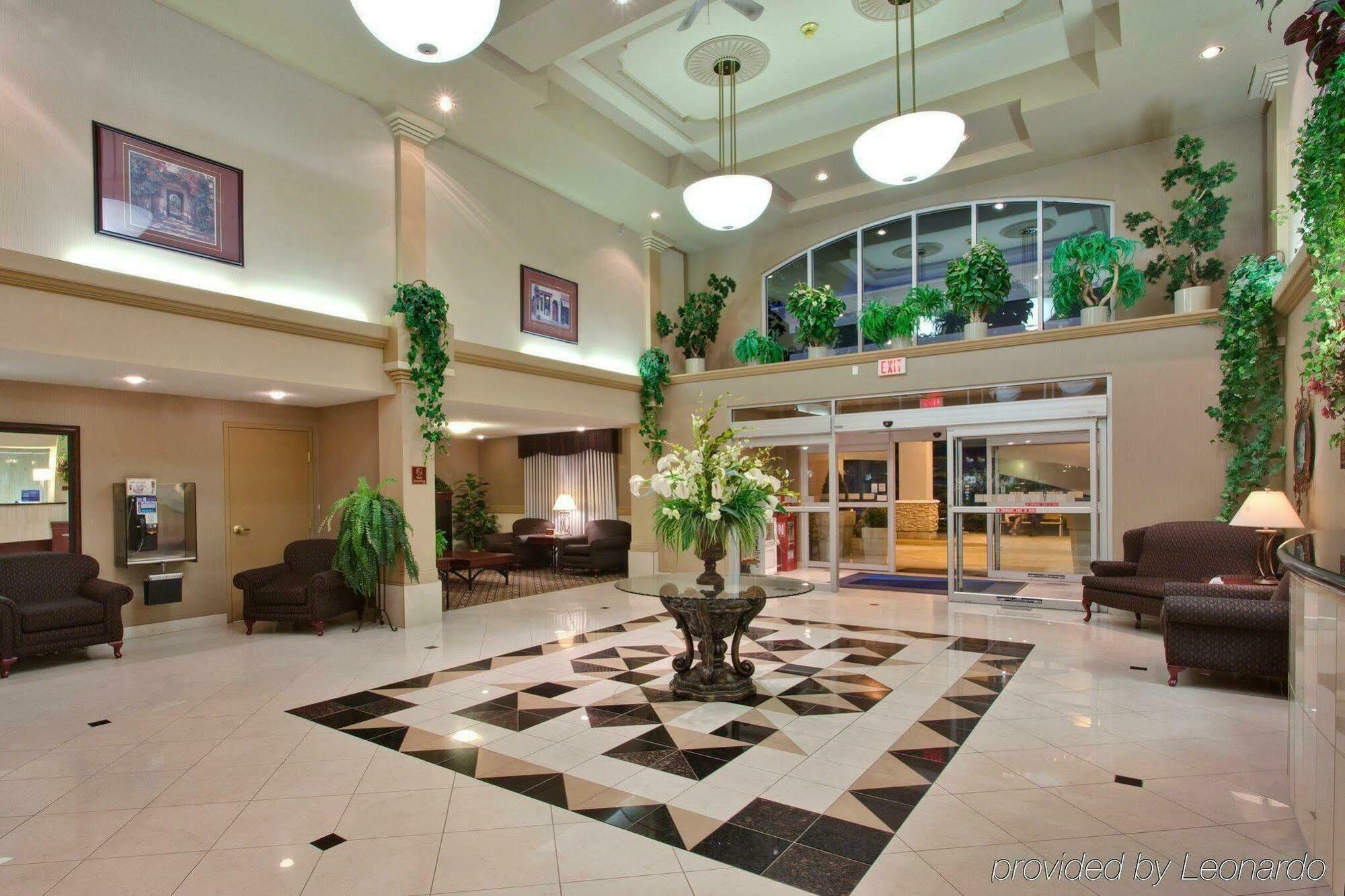 Holiday Inn Express Calgary South By Ihg Exterior foto